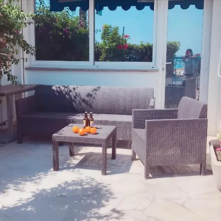 Appartement Au Front De La Mer De Juan Les Pins Apartment